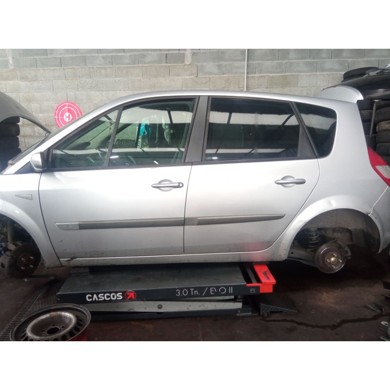 renault megane scenic del año 2006