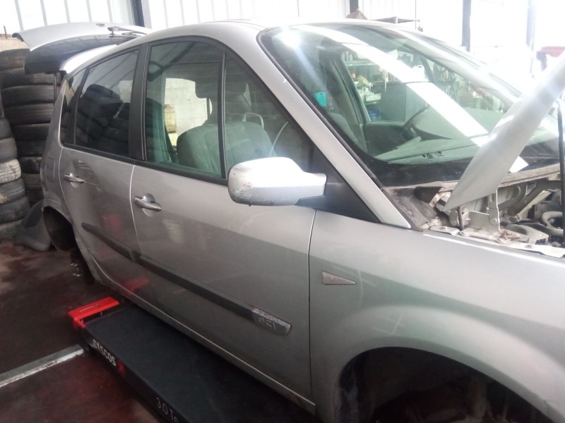 renault megane scenic del año 2006