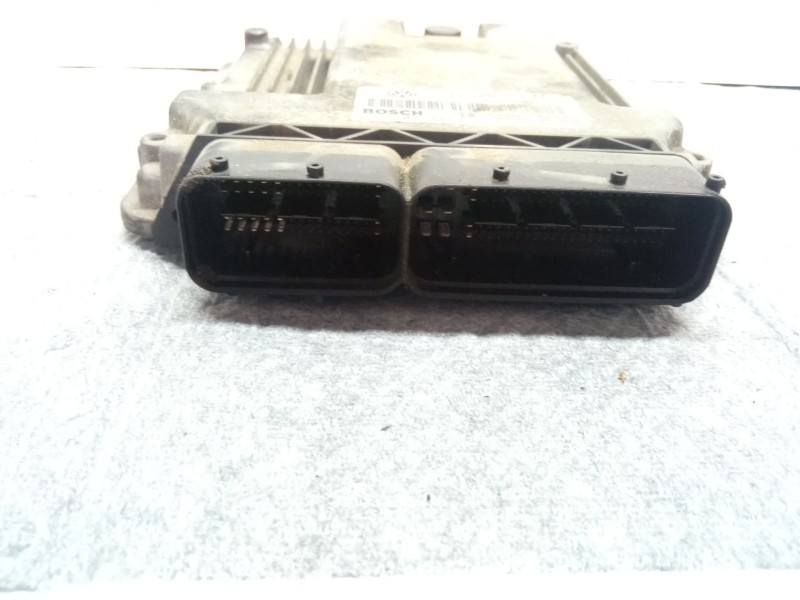 Recambio de centralita motor para volkswagen golf referencia OEM IAM 03G906016ET0281011843  