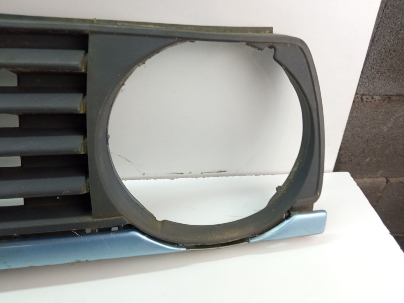 Recambio de rejilla delantera para volkswagen golf ii 3p 1.6d 5cv 1986 referencia OEM IAM   