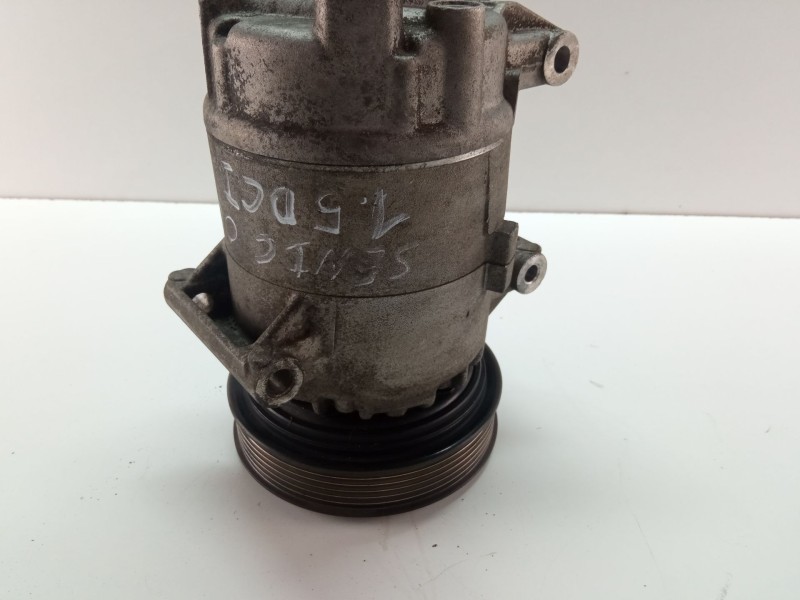 Recambio de compresor aire acondicionado para renault megane scenic 1.5dci 106 cv referencia OEM IAM 8200470242  