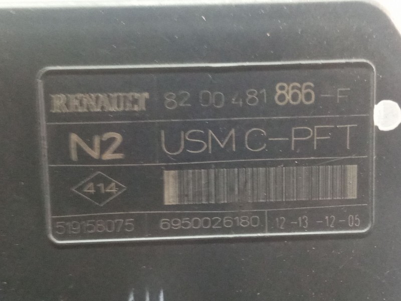 Recambio de caja reles / fusibles para renault megane scenic 1.5dci 106 cv referencia OEM IAM 8200481866F  