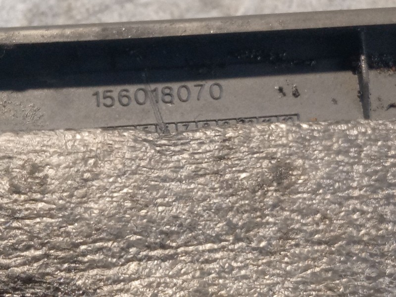 Recambio de mando elevalunas delantero izquierdo para renault megane referencia OEM IAM 156018070  