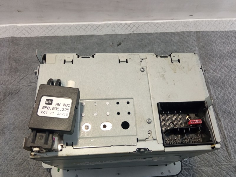 Recambio de sistema audio / radio cd para seat altea referencia OEM IAM W05P0035186  