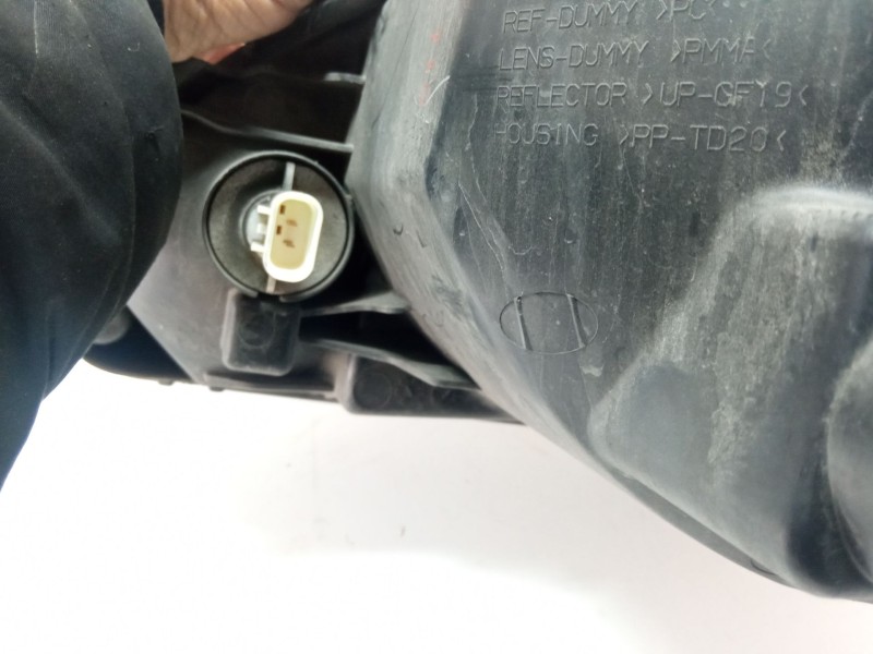 Recambio de faro delantero derecho para hyundai getz referencia OEM IAM   