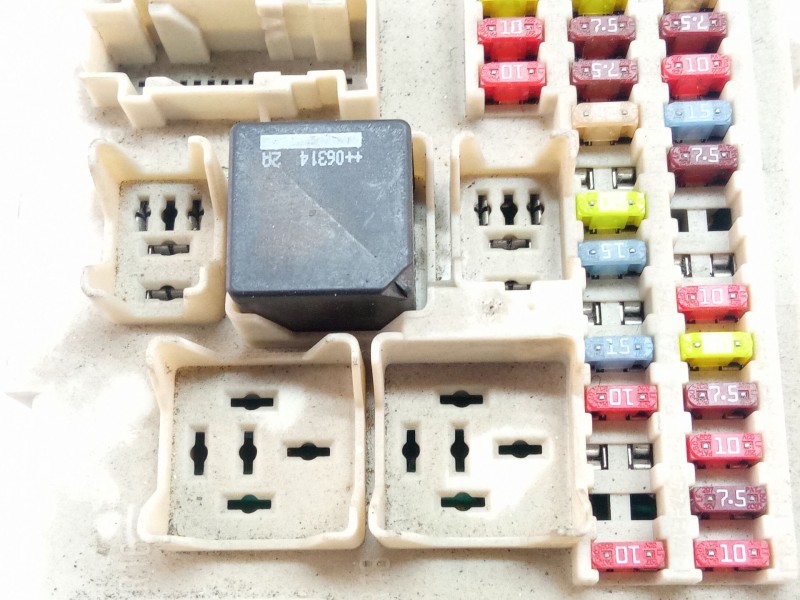 Recambio de caja reles / fusibles para ford focus ii (da_, hcp, dp) 1.8 tdci referencia OEM IAM 4M5T14A073DH  