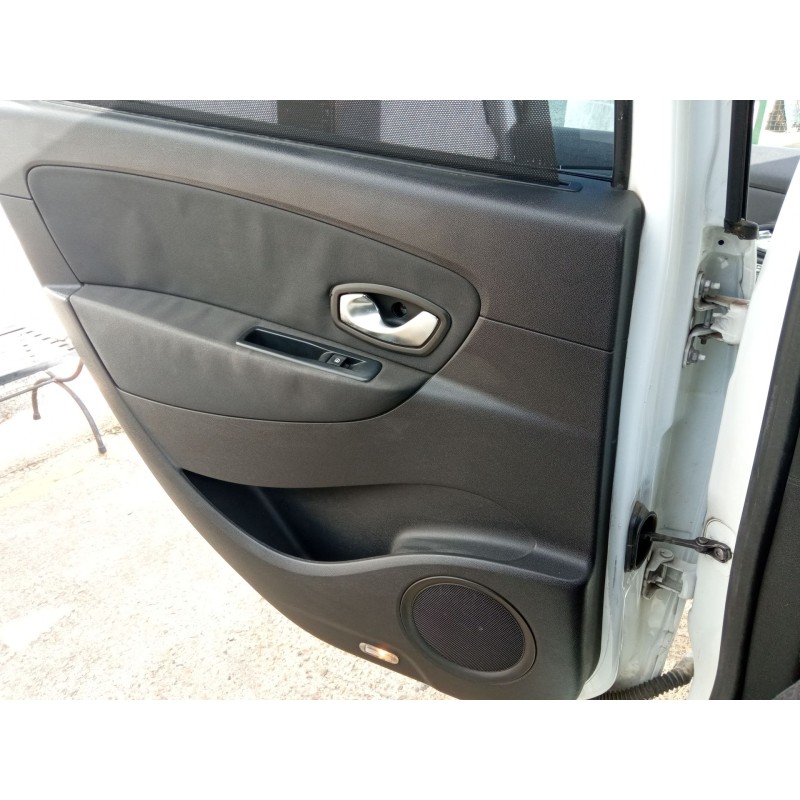 renault scenic del año 2010