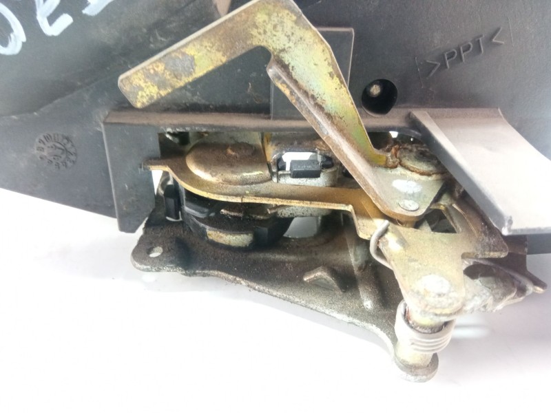 Recambio de cerradura puerta trasera izquierda para mercedes-benz e 250 d w210 113 cv 905912 referencia OEM IAM 2027300535  