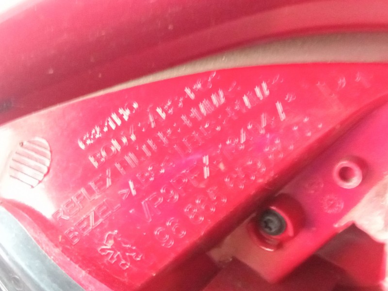 Recambio de piloto trasero derecho para peugeot 207/207+ (wa_, wc_) 1.6 hdi referencia OEM IAM   