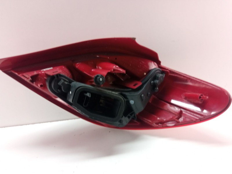 Recambio de piloto trasero izquierdo para peugeot 207/207+ (wa_, wc_) 1.6 hdi referencia OEM IAM 9686566080  