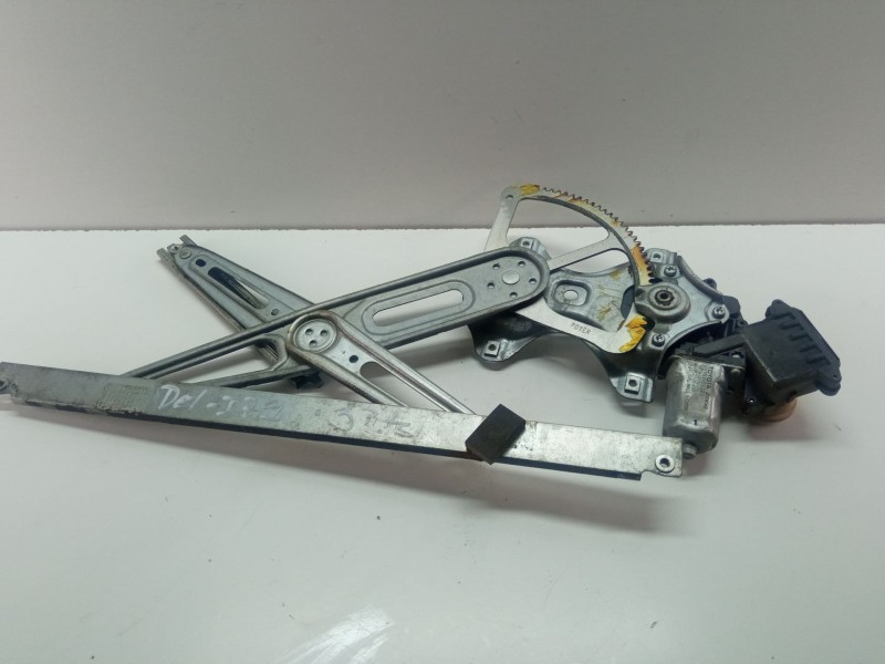 Recambio de elevalunas delantero izquierdo para toyota auris 1.4 d4d 90cv 3p referencia OEM IAM 8570202020961919100AV2621004360 