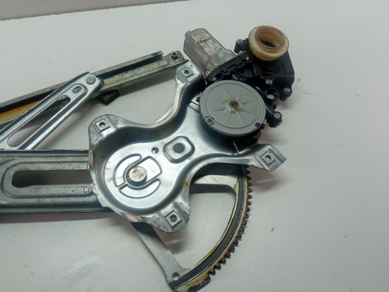 Recambio de elevalunas delantero izquierdo para toyota auris 1.4 d4d 90cv 3p referencia OEM IAM 8570202020961919100AV2621004360 