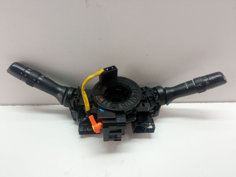 Recambio de mando multifuncion para toyota auris 1.4 d4d 90cv 3p referencia OEM IAM 17F00117F144  