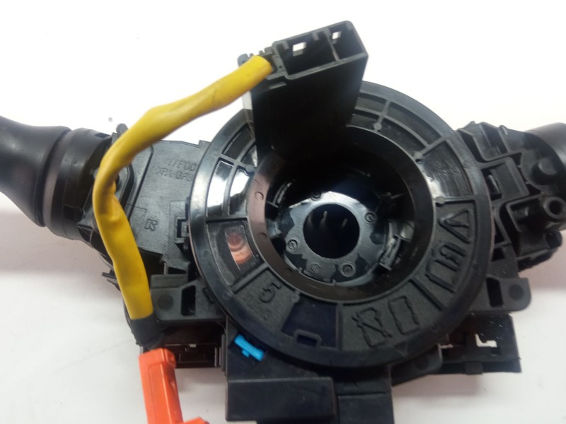 Recambio de mando multifuncion para toyota auris 1.4 d4d 90cv 3p referencia OEM IAM 17F00117F144  