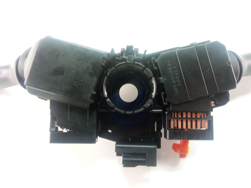 Recambio de mando multifuncion para toyota auris 1.4 d4d 90cv 3p referencia OEM IAM 17F00117F144  