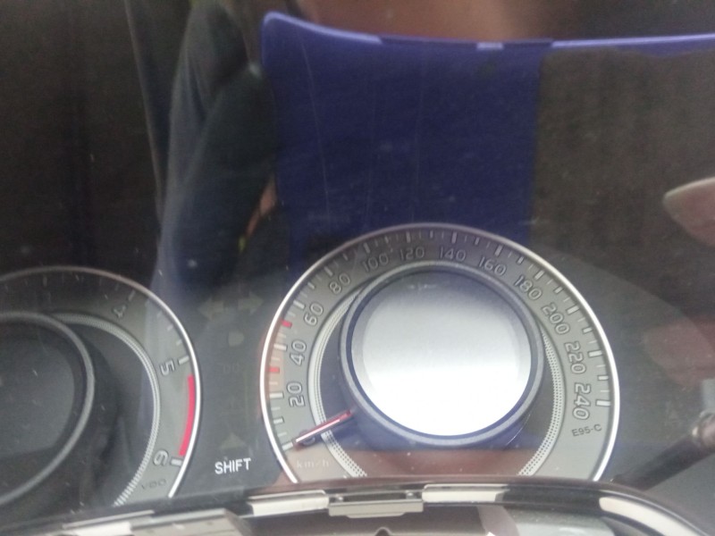 Recambio de cuenta kilometros para toyota auris 1.4 d4d 90cv 3p referencia OEM IAM 838000Z500A2C53300865  