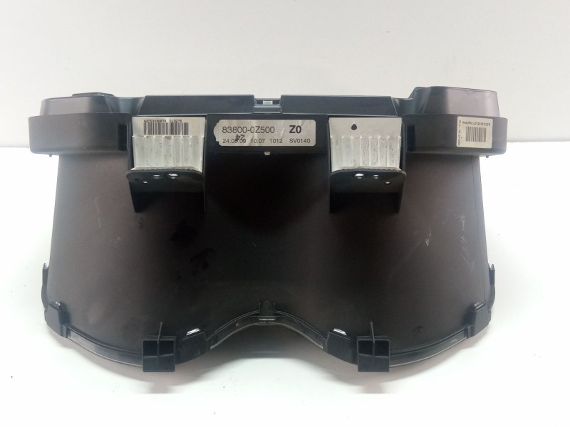 Recambio de cuenta kilometros para toyota auris 1.4 d4d 90cv 3p referencia OEM IAM 838000Z500A2C53300865  