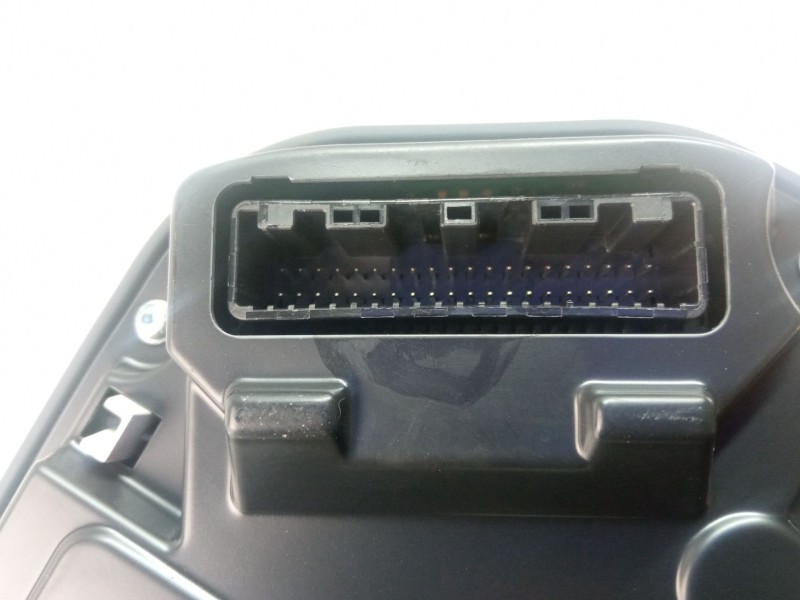 Recambio de cuenta kilometros para toyota auris 1.4 d4d 90cv 3p referencia OEM IAM 838000Z500A2C53300865  