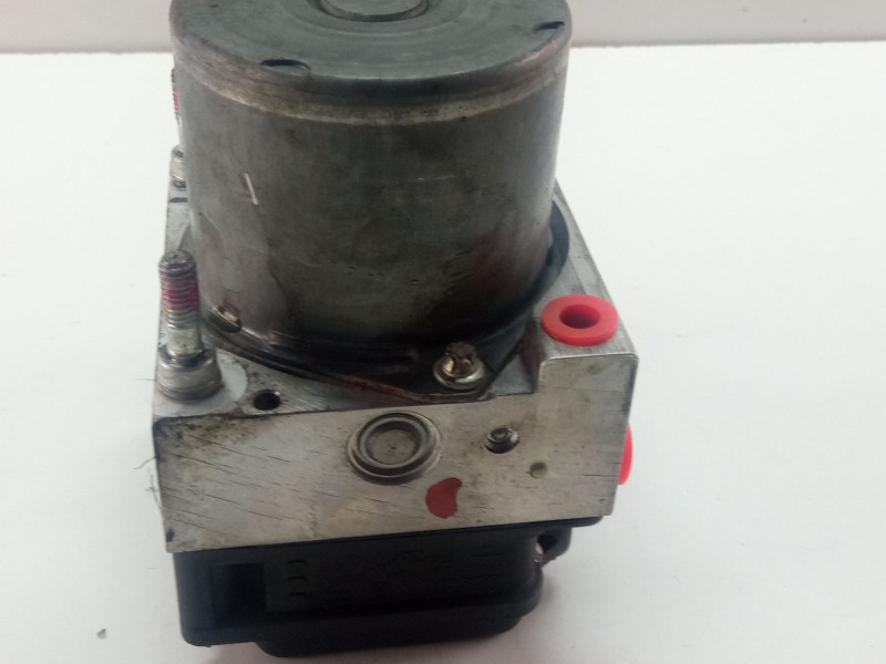 Recambio de modulo abs para toyota auris 1.4 d4d 90cv 3p referencia OEM IAM 02652321544451002230  