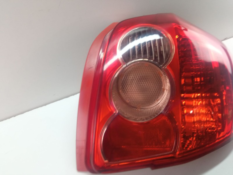 Recambio de piloto trasero derecho para toyota auris 1.4 d4d 90cv 3p referencia OEM IAM   