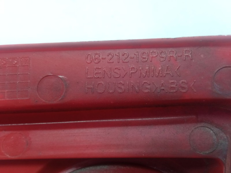 Recambio de piloto trasero derecho para toyota auris 1.4 d4d 90cv 3p referencia OEM IAM   