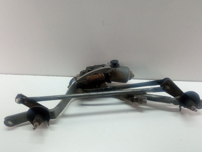 Recambio de motor limpiaparabrisas delantero para toyota auris 1.4 d4d 90cv 3p referencia OEM IAM 8511002190  