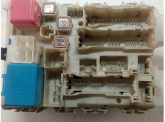 Recambio de caja reles / fusibles para toyota auris 1.4 d4d 90cv 3p referencia OEM IAM 8273002150A   2