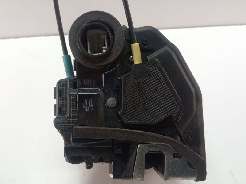 Recambio de cerradura puerta trasera derecha para toyota verso 1.5d 110cv referencia OEM IAM A084219  