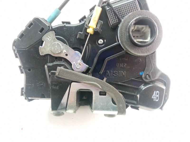 Recambio de cerradura puerta delantera derecha para toyota verso 1.5d 110cv referencia OEM IAM A084219  