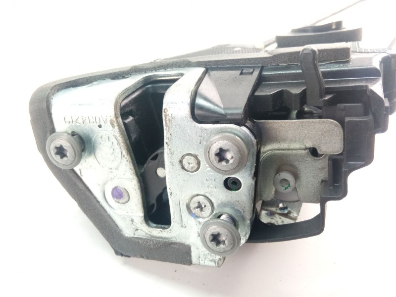 Recambio de cerradura puerta trasera izquierda para toyota verso 1.5d 110cv referencia OEM IAM A084219  