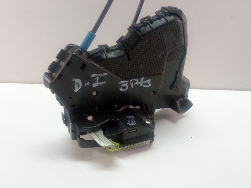 Recambio de cerradura puerta delantera izquierda para toyota auris 1.4 d4d 90cv 3p referencia OEM IAM A046693  