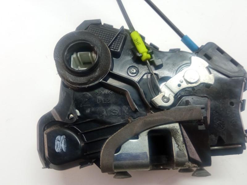 Recambio de cerradura puerta delantera izquierda para toyota auris 1.4 d4d 90cv 3p referencia OEM IAM A046693  