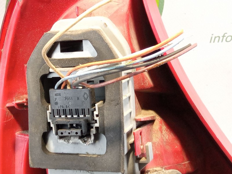 Recambio de piloto trasero derecho para renault clio referencia OEM IAM 8200071414 89023923 