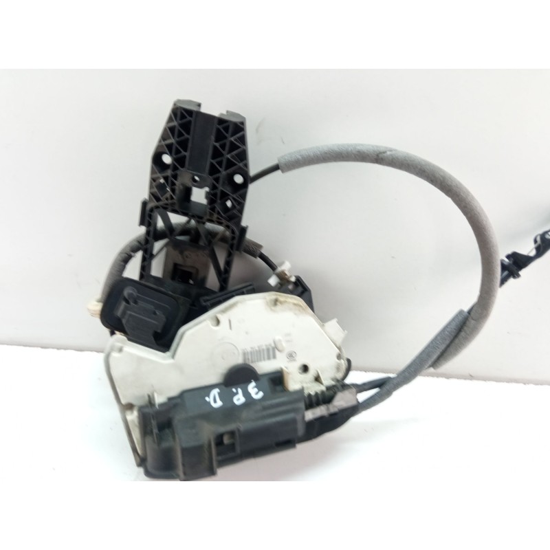 Recambio de cerradura puerta delantera derecha para volkswagen golf golf 1.6 tdi, 105 cv/77 kw, clha referencia OEM IAM 5K183701
