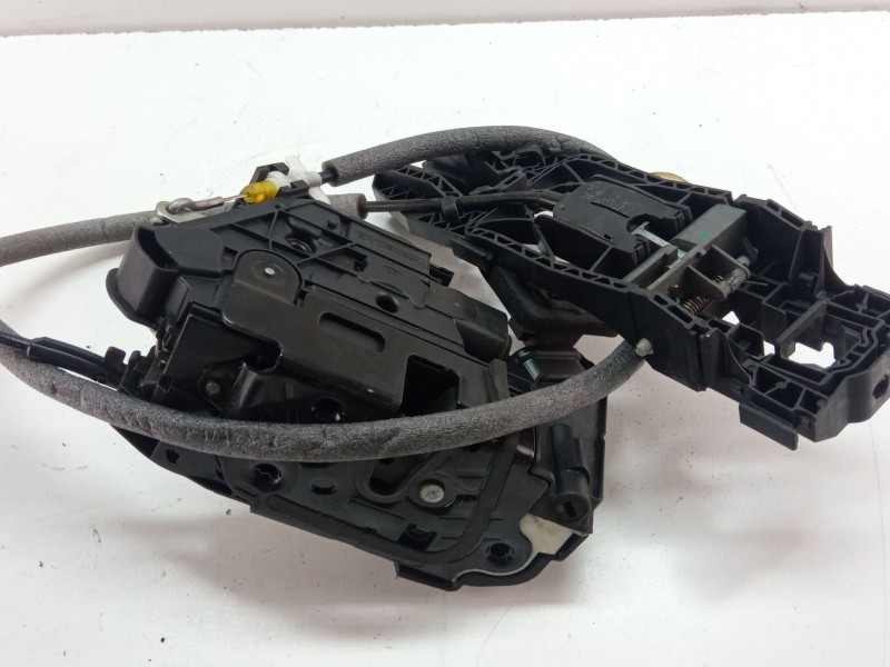 Recambio de cerradura puerta delantera derecha para volkswagen golf golf 1.6 tdi, 105 cv/77 kw, clha referencia OEM IAM 5K183701