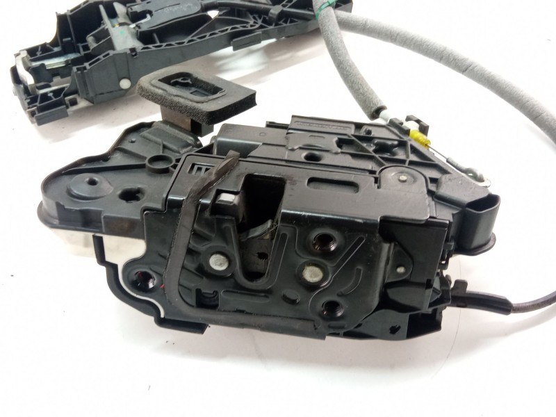 Recambio de cerradura puerta delantera izquierda para volkswagen golf golf 1.6 tdi, 105 cv/77 kw, clha referencia OEM IAM 5K1837