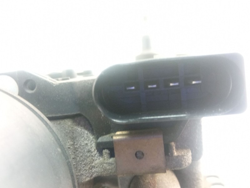 Recambio de motor limpiaparabrisas delantero para volkswagen golf golf 1.6 tdi, 105 cv/77 kw, clha referencia OEM IAM 3397021672