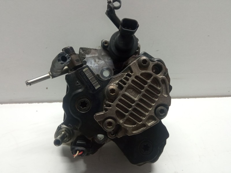 Recambio de bomba alta presion para toyota corolla referencia OEM IAM 0445010105  