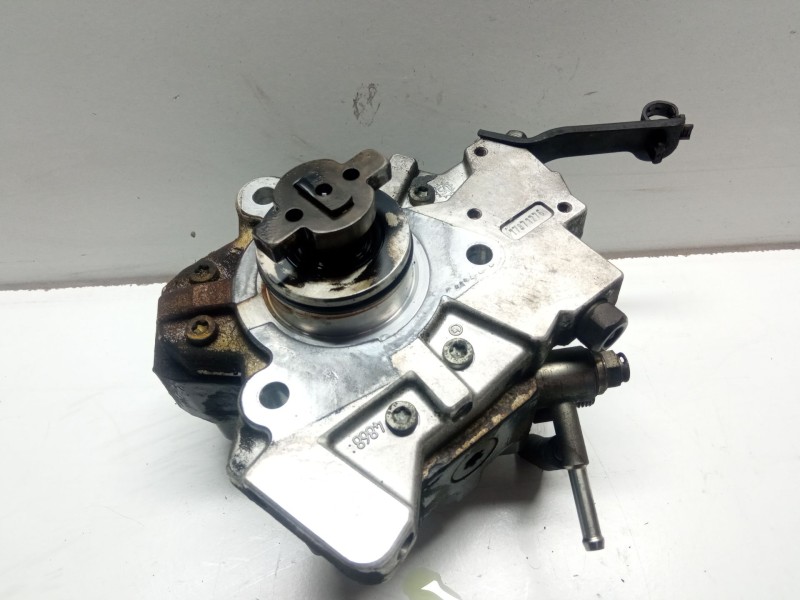 Recambio de bomba alta presion para toyota corolla referencia OEM IAM 0445010105  