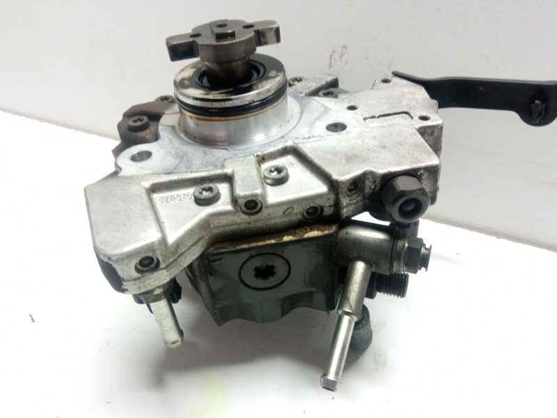 Recambio de bomba alta presion para toyota corolla referencia OEM IAM 0445010105  