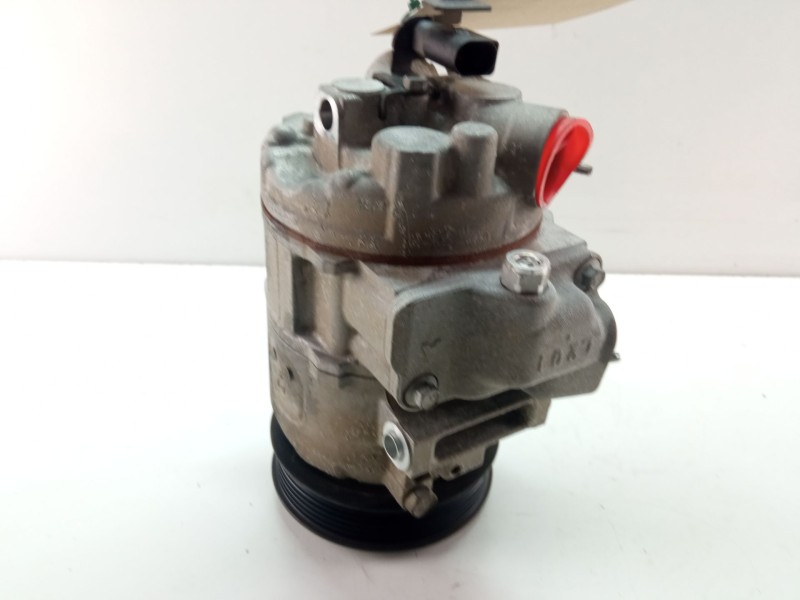 Recambio de compresor aire acondicionado para seat ibiza referencia OEM IAM 6Q0820808F  