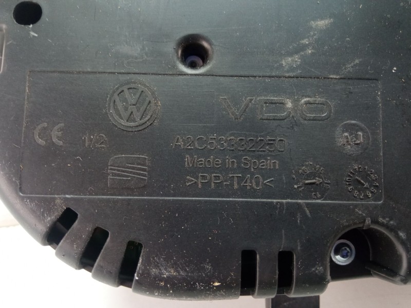 Recambio de cuenta kilometros para seat ibiza referencia OEM IAM 6J0920804K  