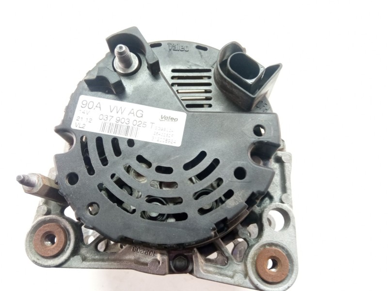 Recambio de alternador para seat ibiza referencia OEM IAM 037903025T  