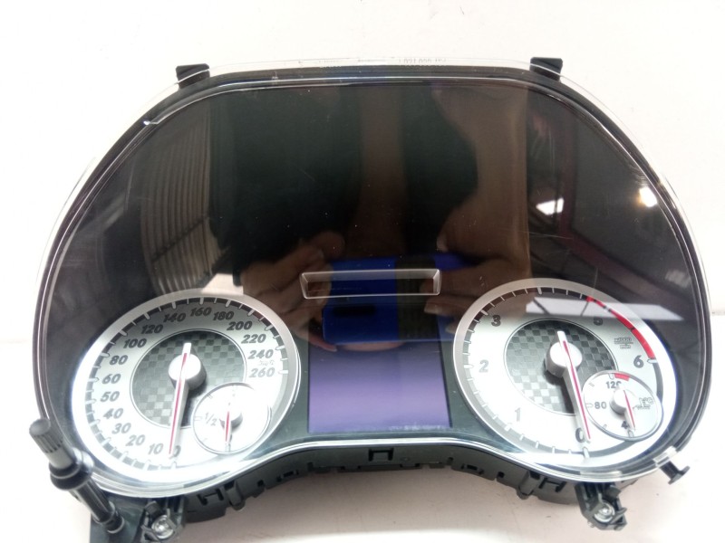 Recambio de cuenta kilometros para mercedes-benz a 200 cdi w176 referencia OEM IAM A1769003303  