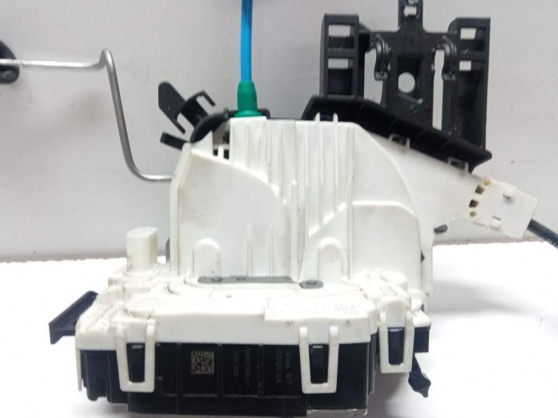 Recambio de cerradura puerta trasera derecha para mercedes-benz a 200 cdi w176 referencia OEM IAM A2047302835  