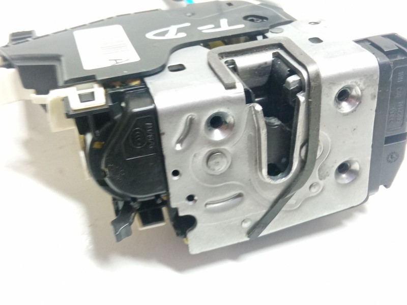 Recambio de cerradura puerta trasera derecha para mercedes-benz a 200 cdi w176 referencia OEM IAM A2047302835  