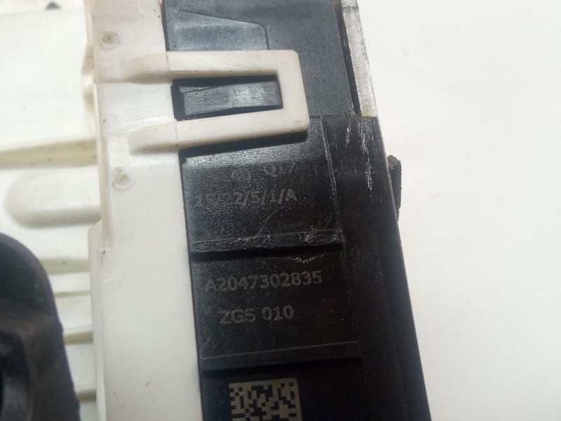 Recambio de cerradura puerta trasera derecha para mercedes-benz a 200 cdi w176 referencia OEM IAM A2047302835  