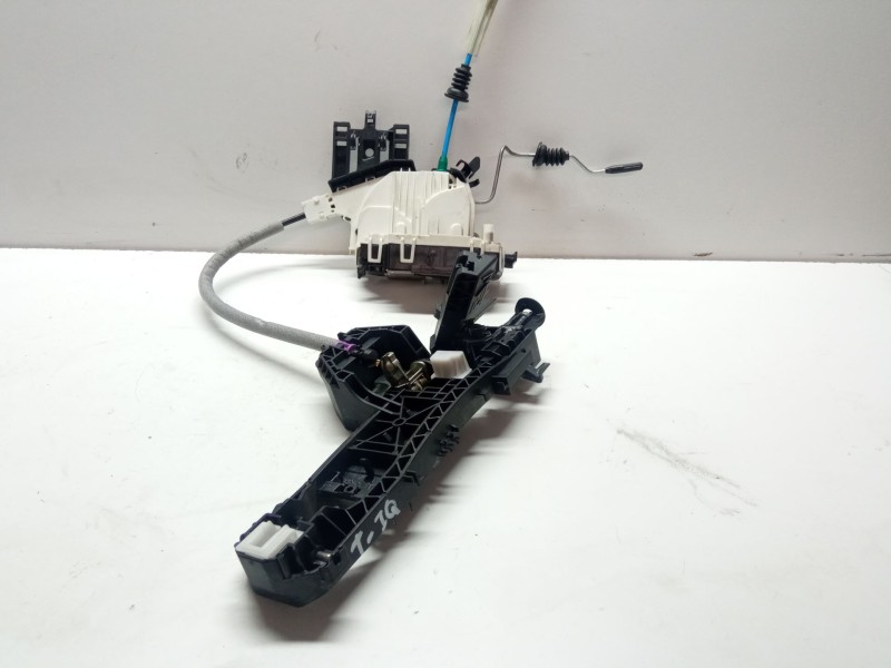 Recambio de cerradura puerta trasera izquierda para mercedes-benz a 200 cdi w176 referencia OEM IAM A2047302735  