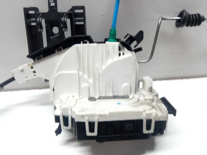 Recambio de cerradura puerta trasera izquierda para mercedes-benz a 200 cdi w176 referencia OEM IAM A2047302735  
